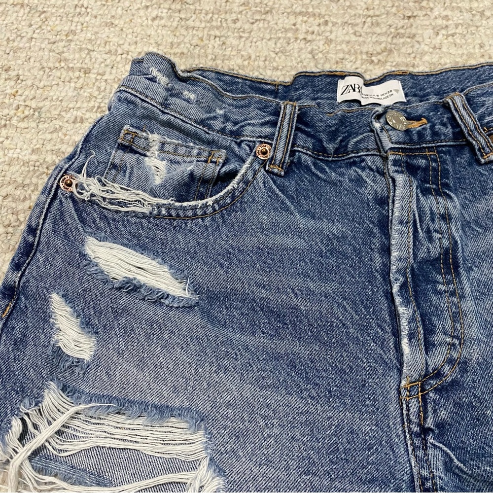 Zara TRF Minimal Casual Chic Button-fly Mid-Rise Summer Vacation Denim Shorts - Picture 2 of 6